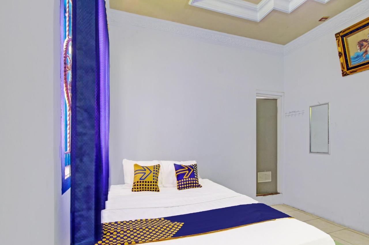 Spot On 91694 Hotel Rama Chandra Temanggung Exteriör bild