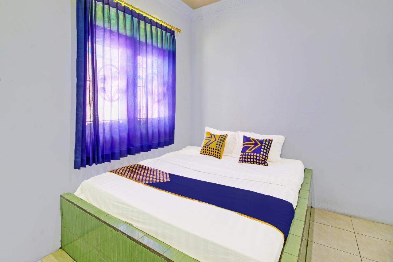 Spot On 91694 Hotel Rama Chandra Temanggung Exteriör bild