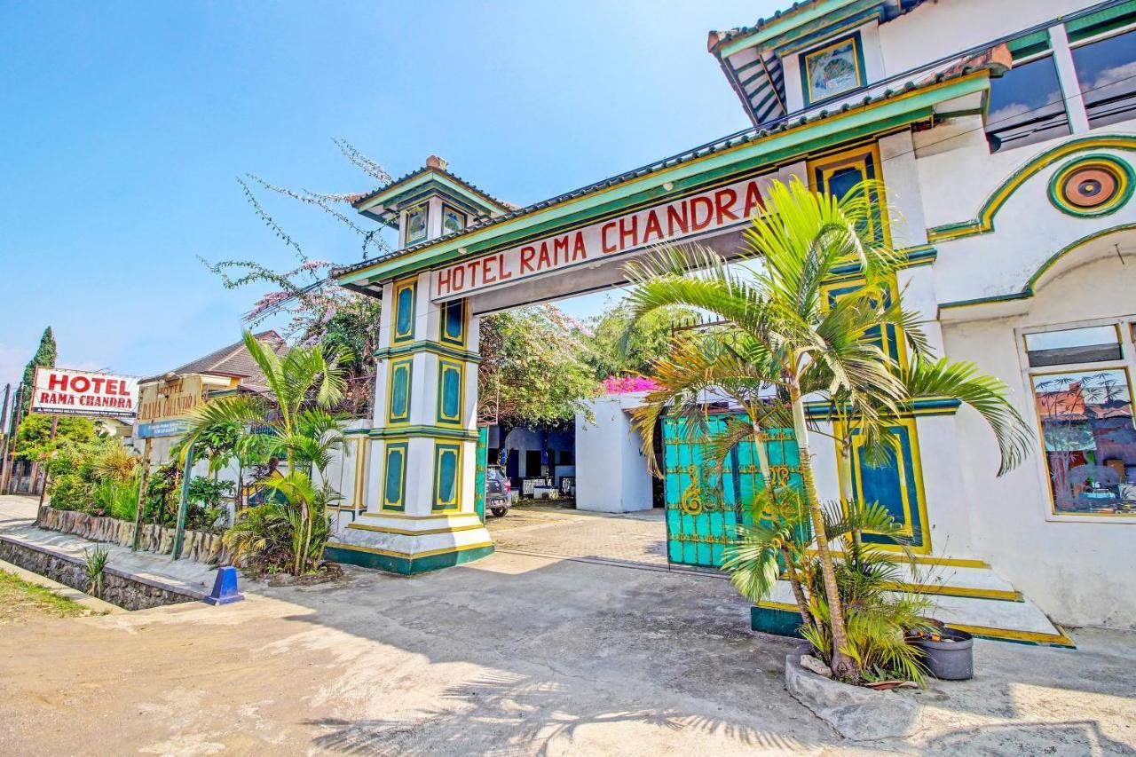 Spot On 91694 Hotel Rama Chandra Temanggung Exteriör bild